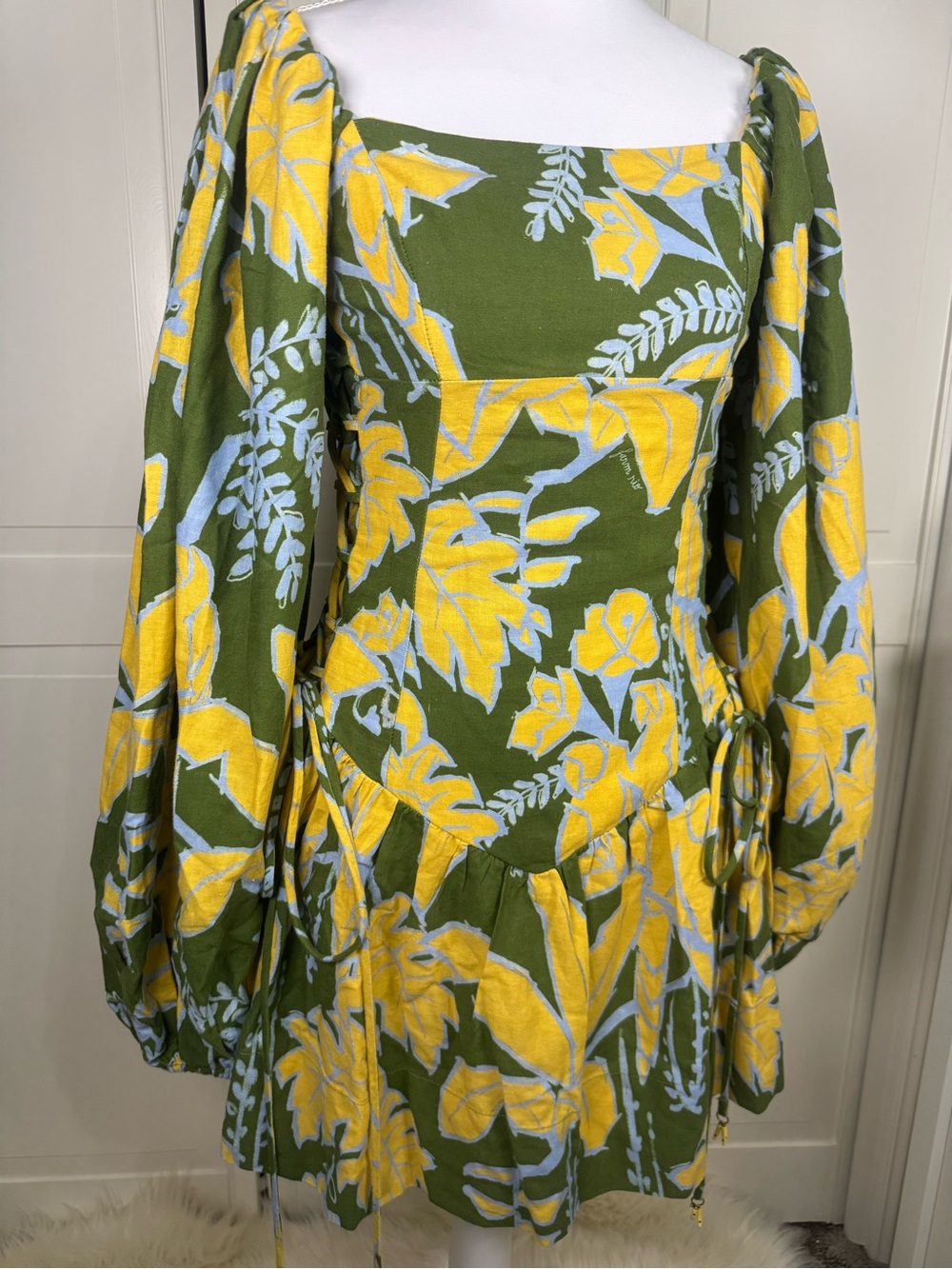 Farm Rio NWT Green Tropical Linen Blend Lace-Up Mini Dress Size S - Picture 2 of 13